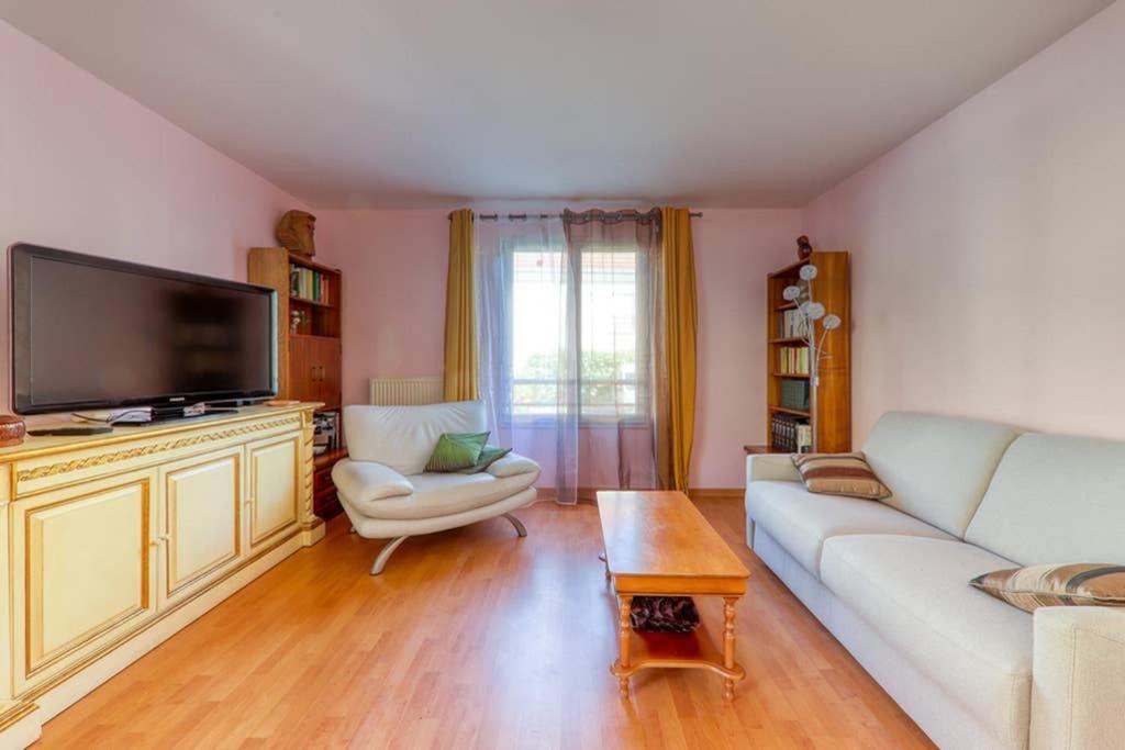 Amilly Park 6 Personnes 2 Chambres Pk Prive En Sous Sol เซร์ริส ภายนอก รูปภาพ